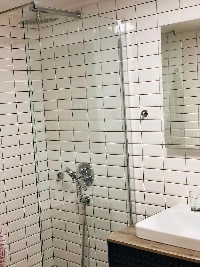 Daire Seayou!***Charming 1-Bedroom Rental Unit In The Old City Center Of Cres Hırvatistan